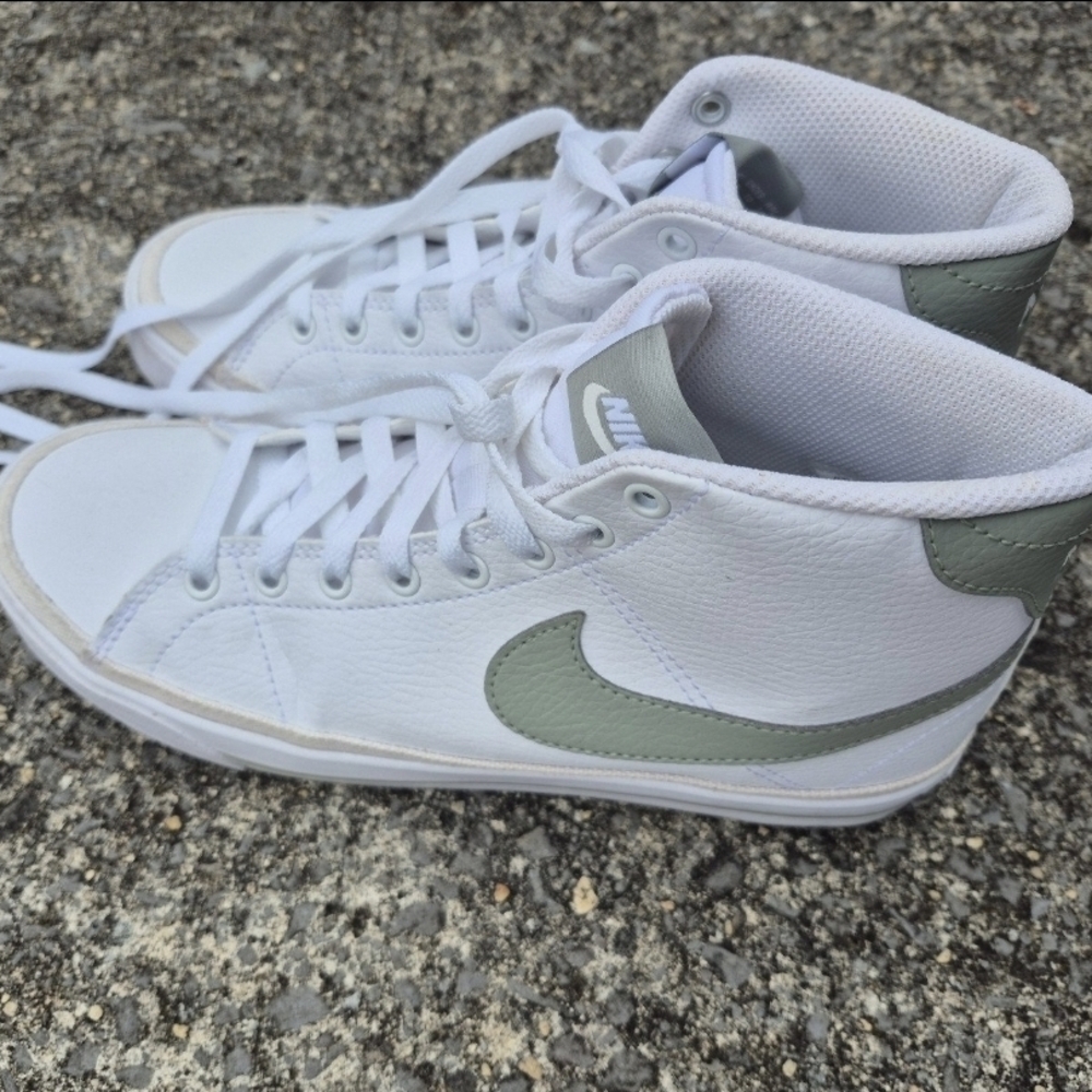 Nike White and Gray Sneakers